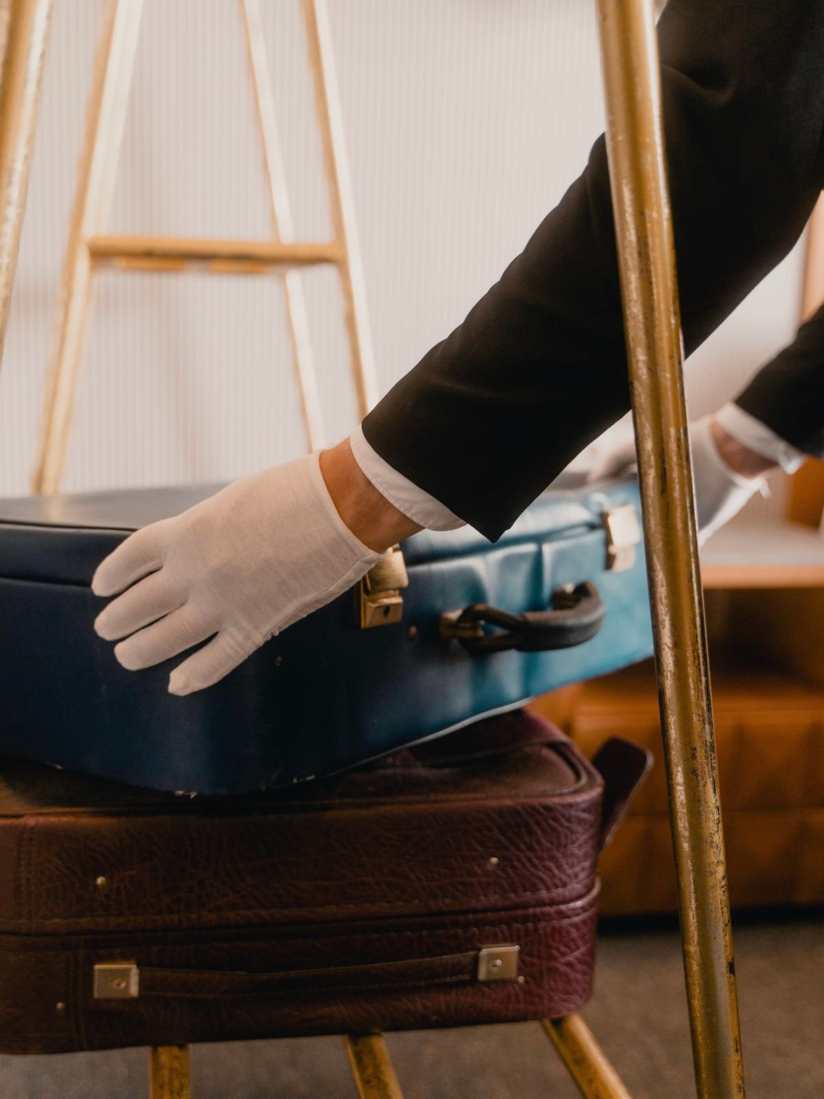 Bellboy role at Derand Hotel